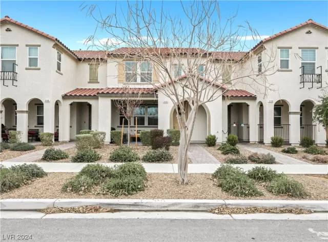 MLS: 2554459 Condo For Sale