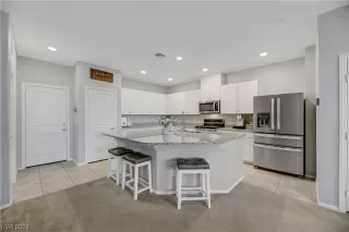 Photo #3: 2554459 Listing