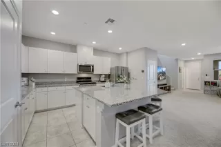 Photo #4: 2554459 Listing