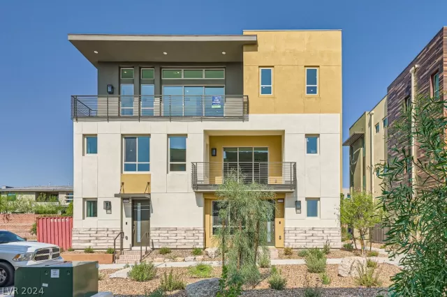 MLS: 2554488 Condo For Sale