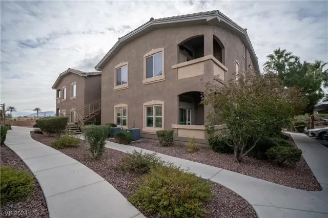 MLS: 2554504 Condo For Sale