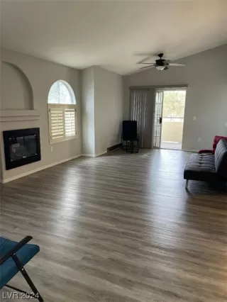 Photo #4: 2554519 Listing