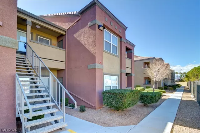 MLS: 2554557 Condo For Sale