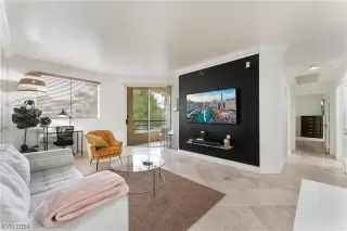 Photo #1: 2554603 Listing