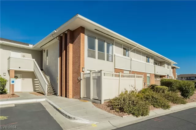 MLS: 2554647 Condo For Sale