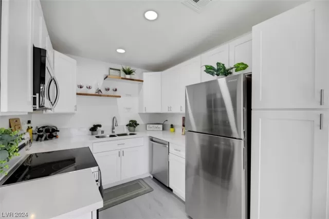 MLS: 2554649 Condo For Sale