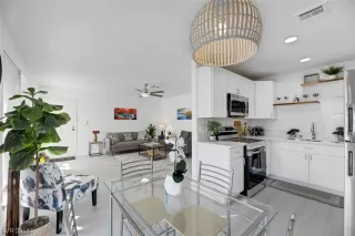 Photo #1: 2554649 Listing