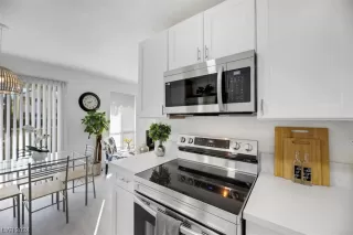 Photo #3: 2554649 Listing