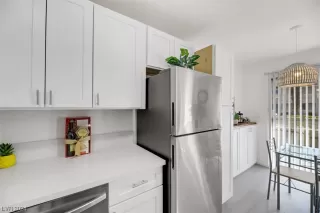 Photo #4: 2554649 Listing