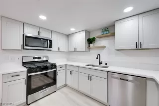 Photo #1: 2554663 Listing