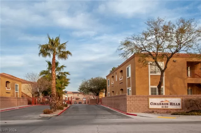 MLS: 2554712 Condo For Sale