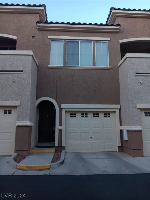 MLS: 2554728 Condo For Sale