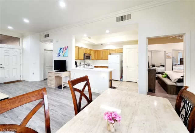 MLS: 2554804 Condo For Sale