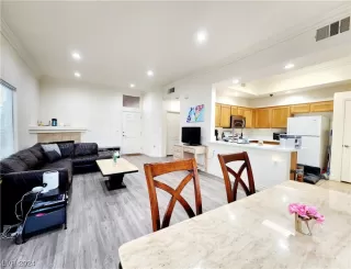 Photo #2: 2554804 Listing