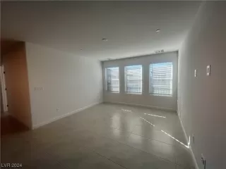 Photo #2: 2554805 Listing