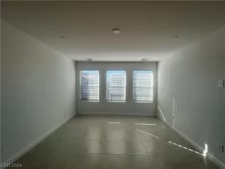 Photo #3: 2554805 Listing