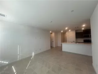 Photo #4: 2554805 Listing