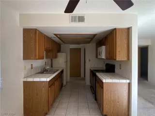 Photo #4: 2554824 Listing