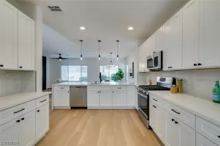 Photo #1: 2554838 Listing 