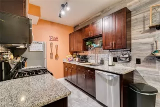 Photo #3: 2554843 Listing