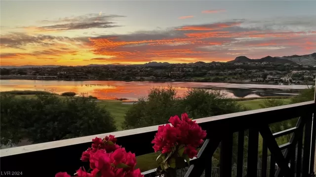 MLS: 2554881 Condo For Sale