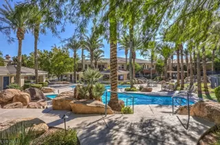 Photo #5: 2554893 Listing