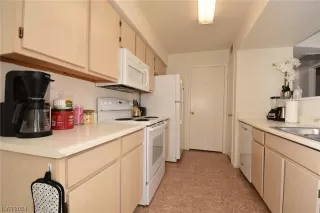 Photo #4: 2554926 Listing 