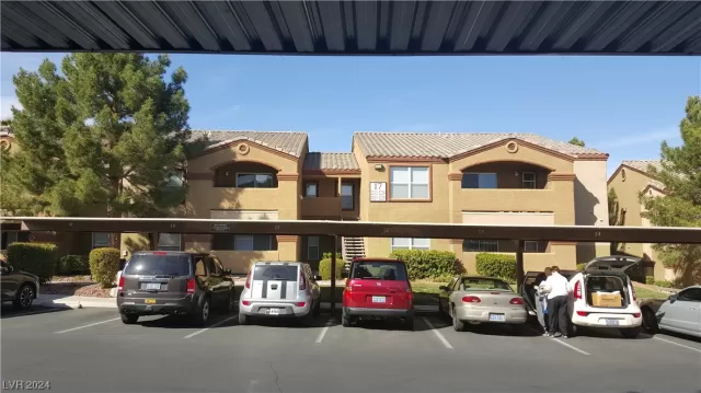 MLS: 2554993 Condo For Sale