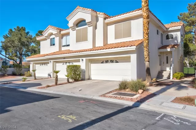 MLS: 2555009 Condo For Sale