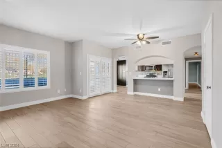 Photo #5: 2555009 Listing 