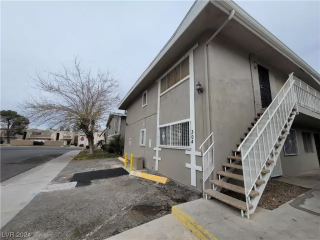 MLS: 2555015 Condo For Sale