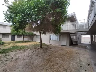 Photo #4: 2555015 Listing 