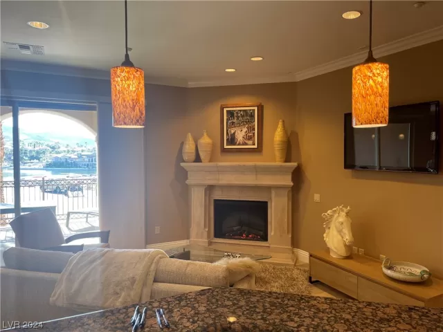 MLS: 2555036 Condo For Sale