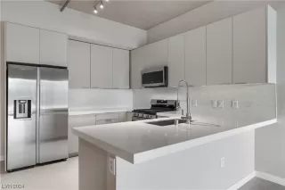 Photo #1: 2555050 Listing