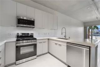 Photo #3: 2555050 Listing