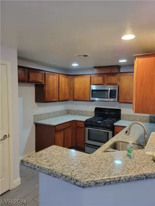 Photo #2: 2555073 Listing 