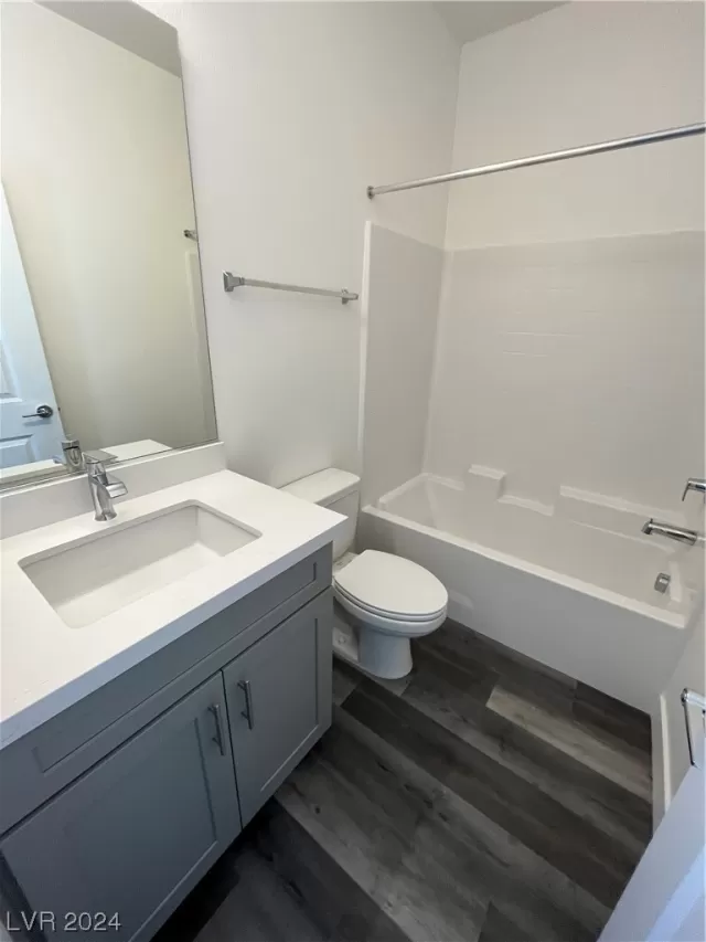 MLS: 2555083 Condo For Sale