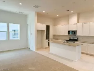 Photo #4: 2555090 Listing 