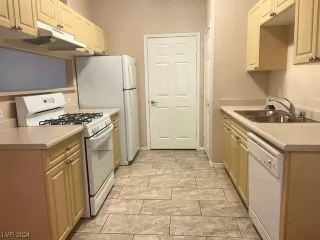 Photo #4: 2555106 Listing 