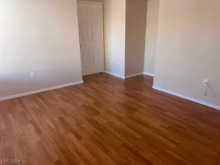 Photo #5: 2555106 Listing 