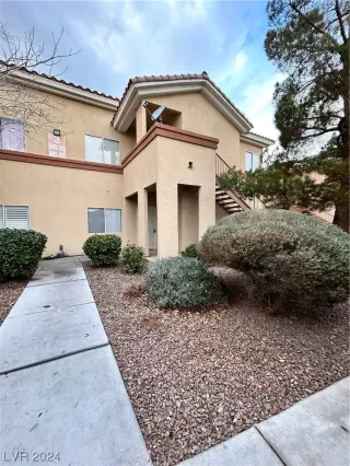 Photo #1: 2555116 Listing 