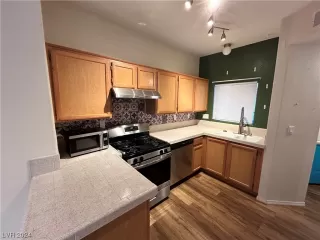 Photo #5: 2555116 Listing 