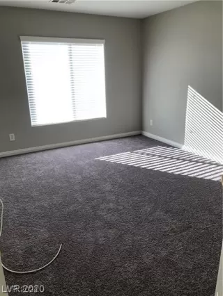 Photo #2: 2555129 Listing