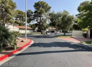 Photo #2: 2555174 Listing