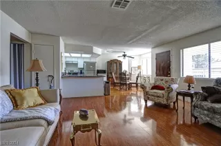 Photo #3: 2555186 Listing