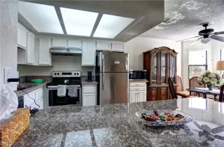 Photo #6: 2555186 Listing