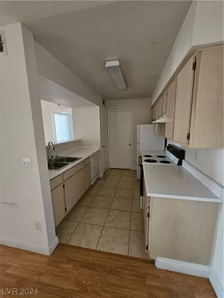 Photo #1: 2555210 Listing 