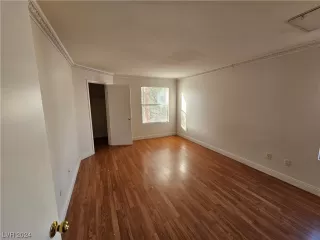 Photo #6: 2555210 Listing 