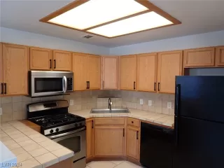Photo #4: 2555223 Listing 