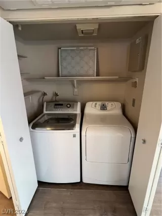 Photo #6: 2555225 Listing